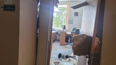 росіяни обстріляли будівлю селищної ради в Запорізькій області: є постраждалі