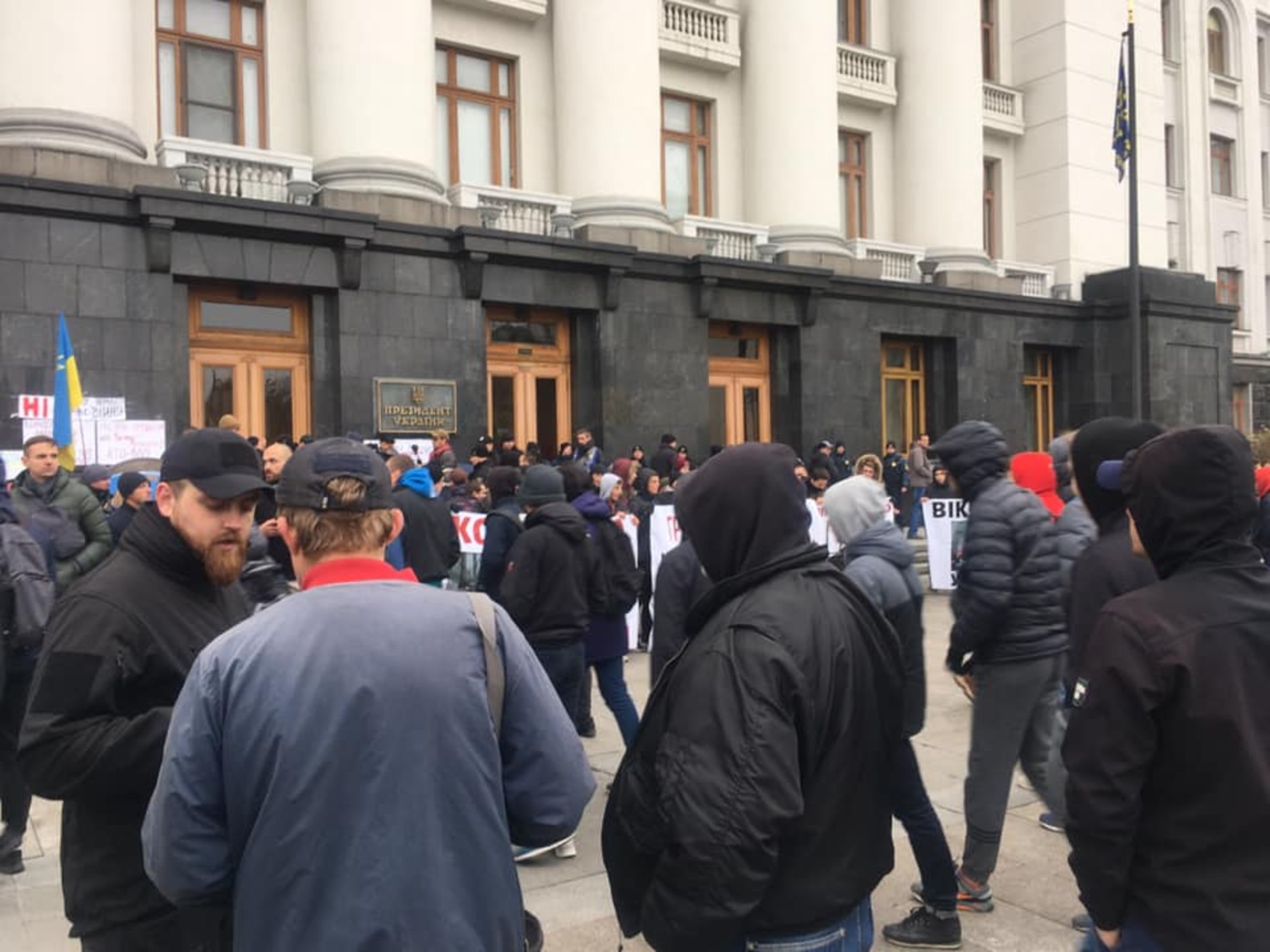 Депутати Львівської обласної ради поїхали у Київ вимагати відставки Віконського