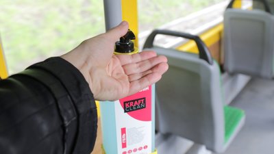 У львівських трамваях та тролейбусах встановили безкоштовні дезінфектори (ФОТО)