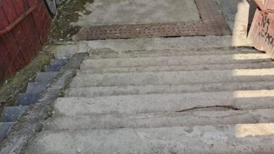 У Львові затоплює підземний перехід