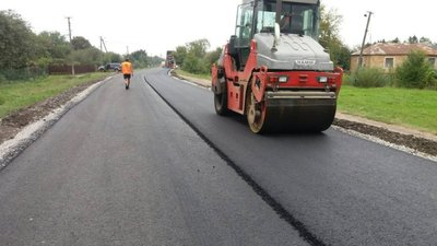 Водіям: у Буському районі Львівщини триває ремонт доріг