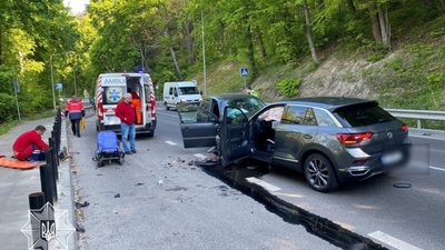 На дорозі Львів - Винники сталось лобове зіткнення