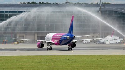 Wizz Air пригрозив закриттям бази в Києві