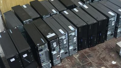 Львівські митники збагатились комп’ютерною технікою та мобільними телефонами (ФОТО)