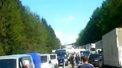 У пунктах пропуску "Краківець" та "Шегині" вишикувалось майже 700 автомобілів