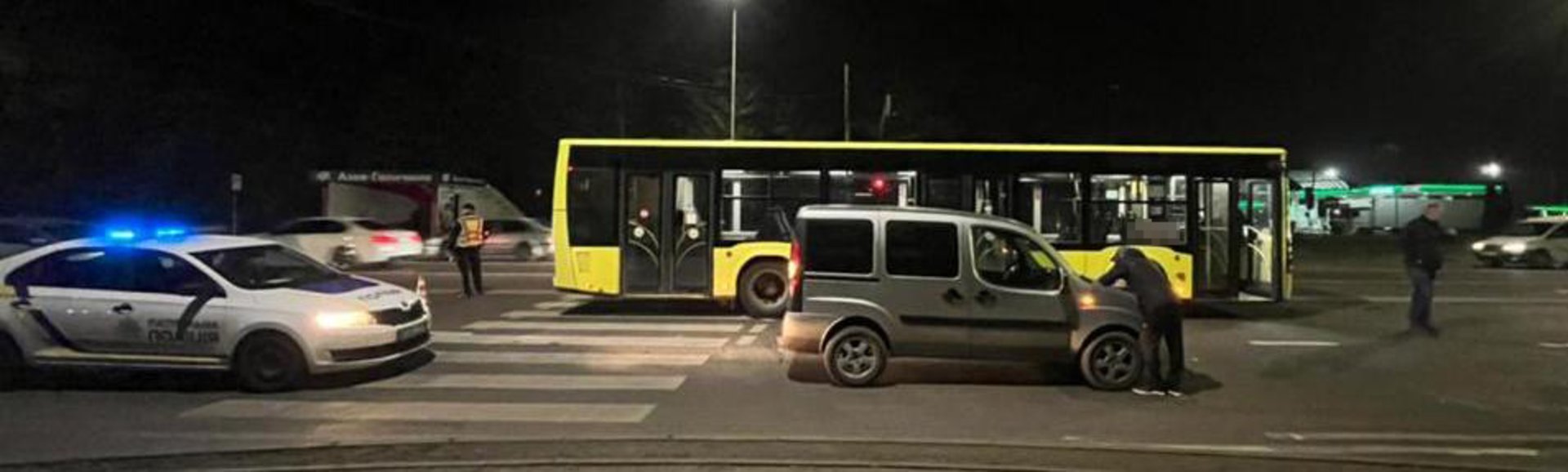 У Львові водій маршрутки наїхав на 30-річного пішохода, його госпіталізували