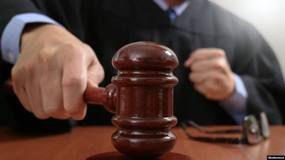 Суд Панами остаточно закрив справу, яку Портнов ініціював проти Порошенка