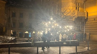 У Львові на Святвечір вишикувалась черга у реберню (ФОТО)