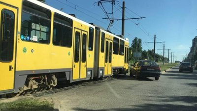 У Львові зупинився рух трамваїв до аквапарку (ФОТО)