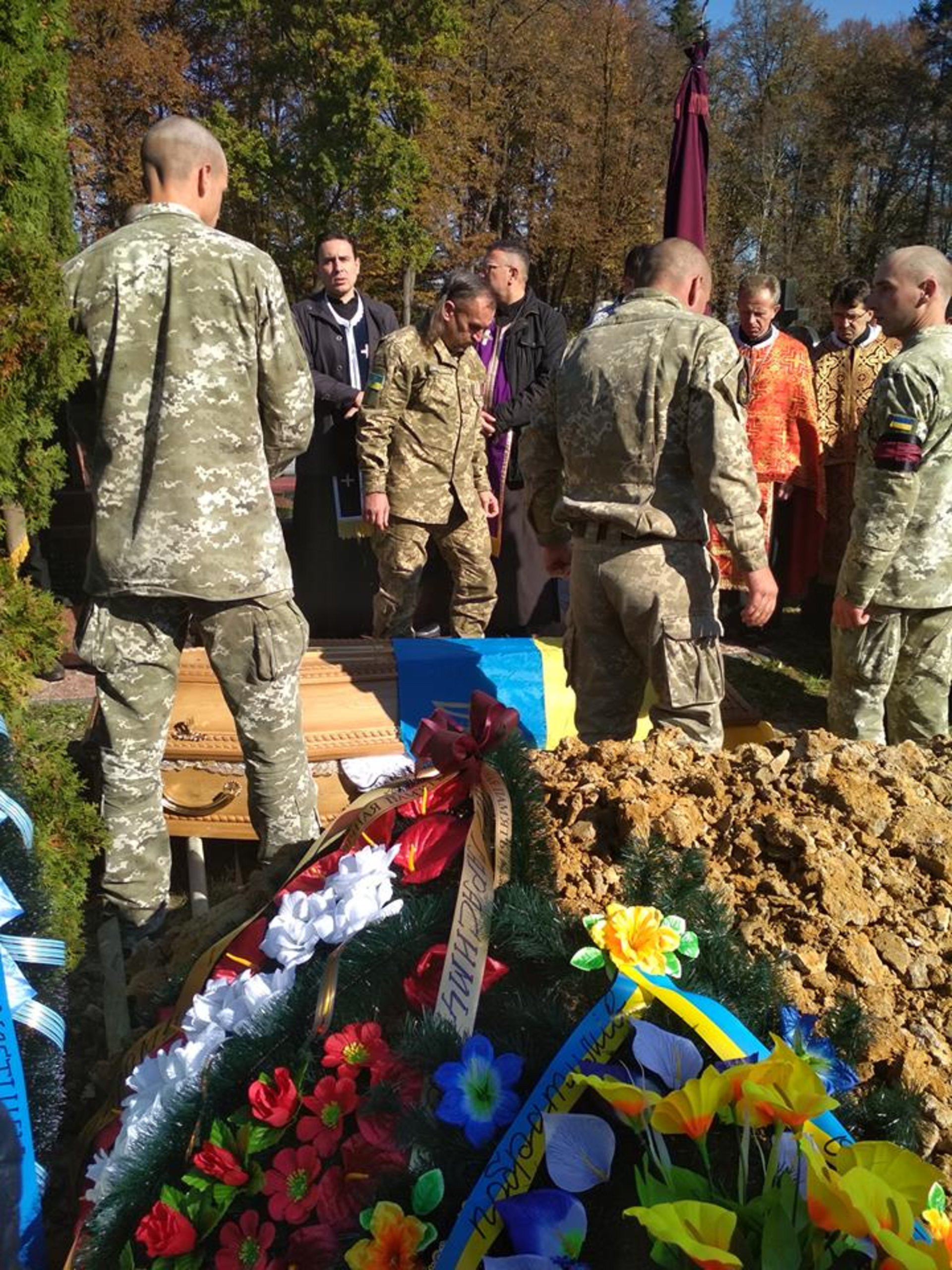 Львівщина провела в останню путь Героя. Фото Олег Маланій