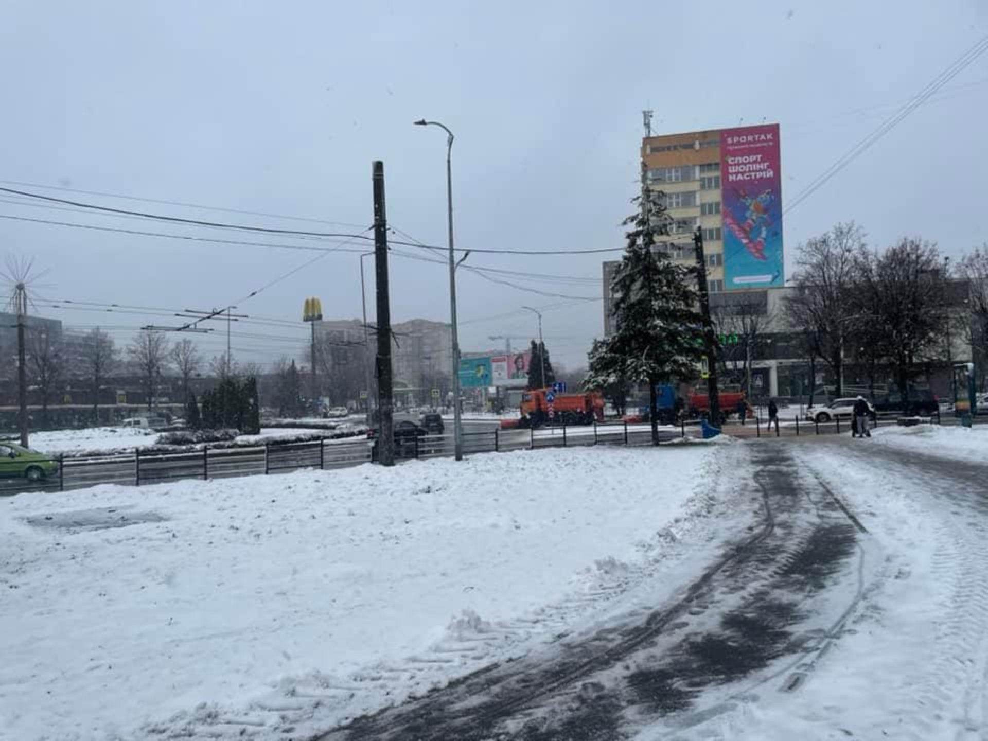 У Львові вулиці чистять від снігу