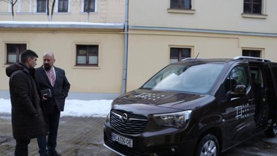 Дім Франка отримав службове авто за кошти обласного бюджету