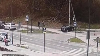 У Львові п’яний водій заїхав на тротуар та врізався в стовп (ВІДЕО)