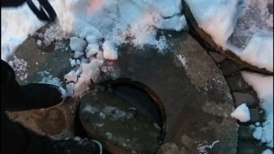 У Трускавці на дитячому майданчику малюк провалився у каналізаційний колодязь (ФОТО)