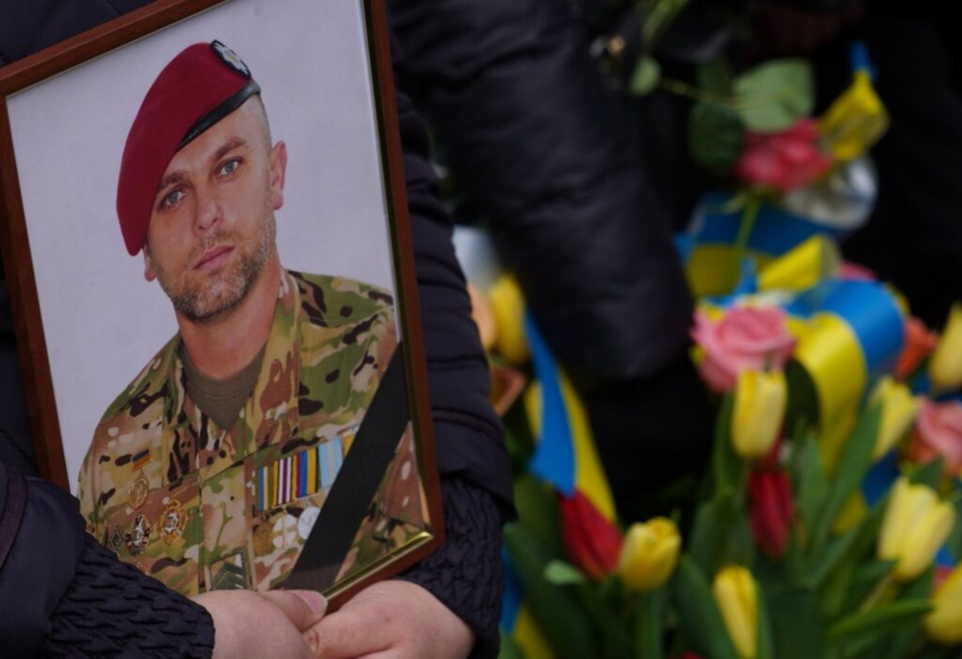 На Львівщині попрощалися з поліцейським Романом Рущишиним, фото ГУ НП у Львівській області