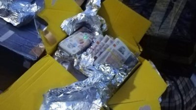 На кордоні з Польщею конфіскували два ящики валюти (ФОТО)