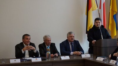 У Польщі обговорили питання гуманітарної допомоги Україні
