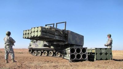 Україна отримала нову далекобійну систем залпового вогню М270