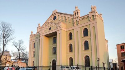 На Львівщині після десятилітньої реставрації відкрили одну з найбільших у Східній Європі синагогу