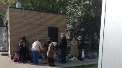 На вулицях Львова відновилася стихійна торгівля (ФОТО)