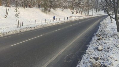 У Львові комунальники не розчищають місця для паркування (ФОТО)