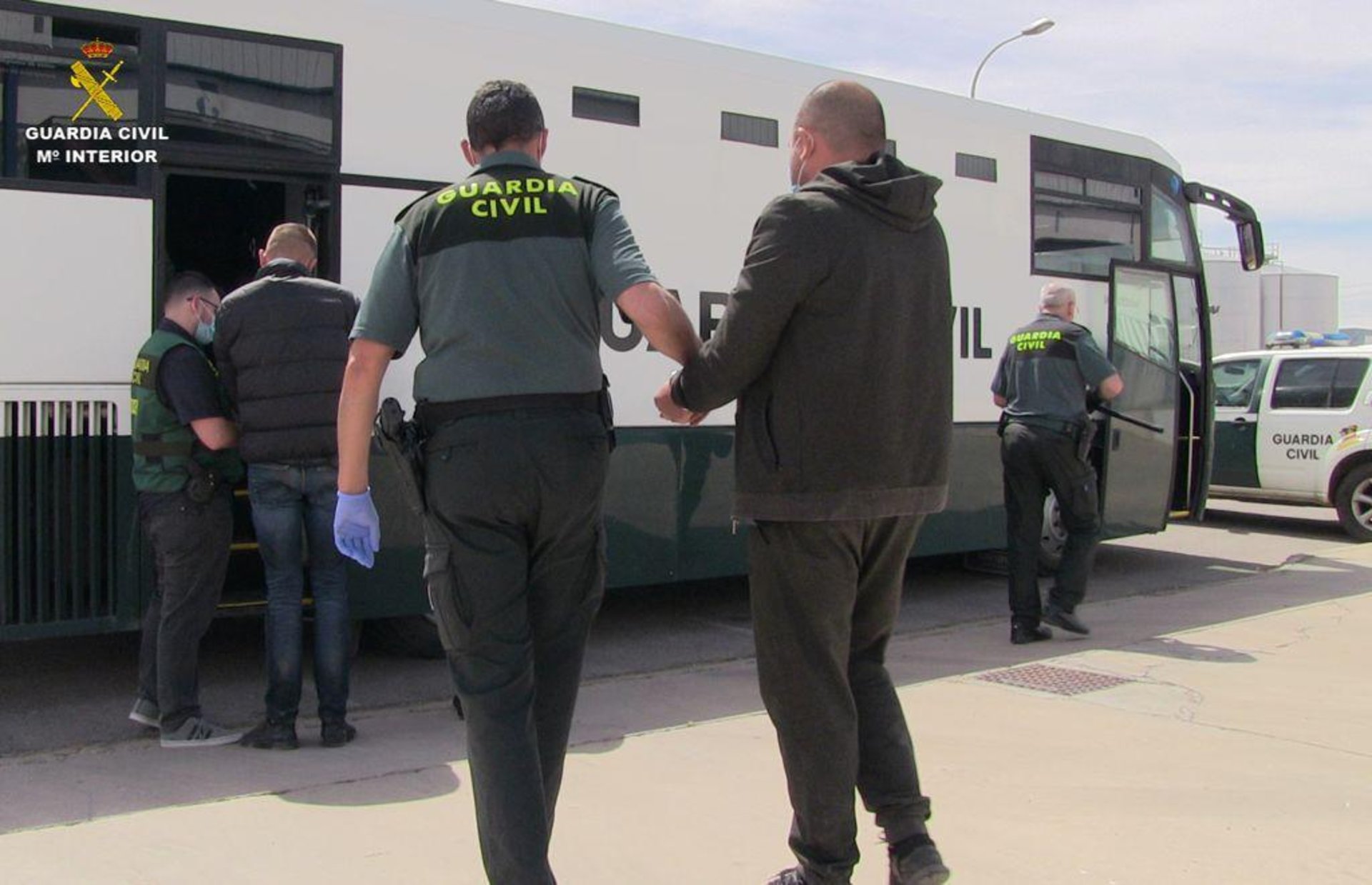 Мешканці Львівщини допомогли викрити тютюнову мафію
