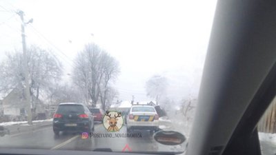 На трасі "Львів-Краковець" через ДТП ускладнився рух (ФОТО)
