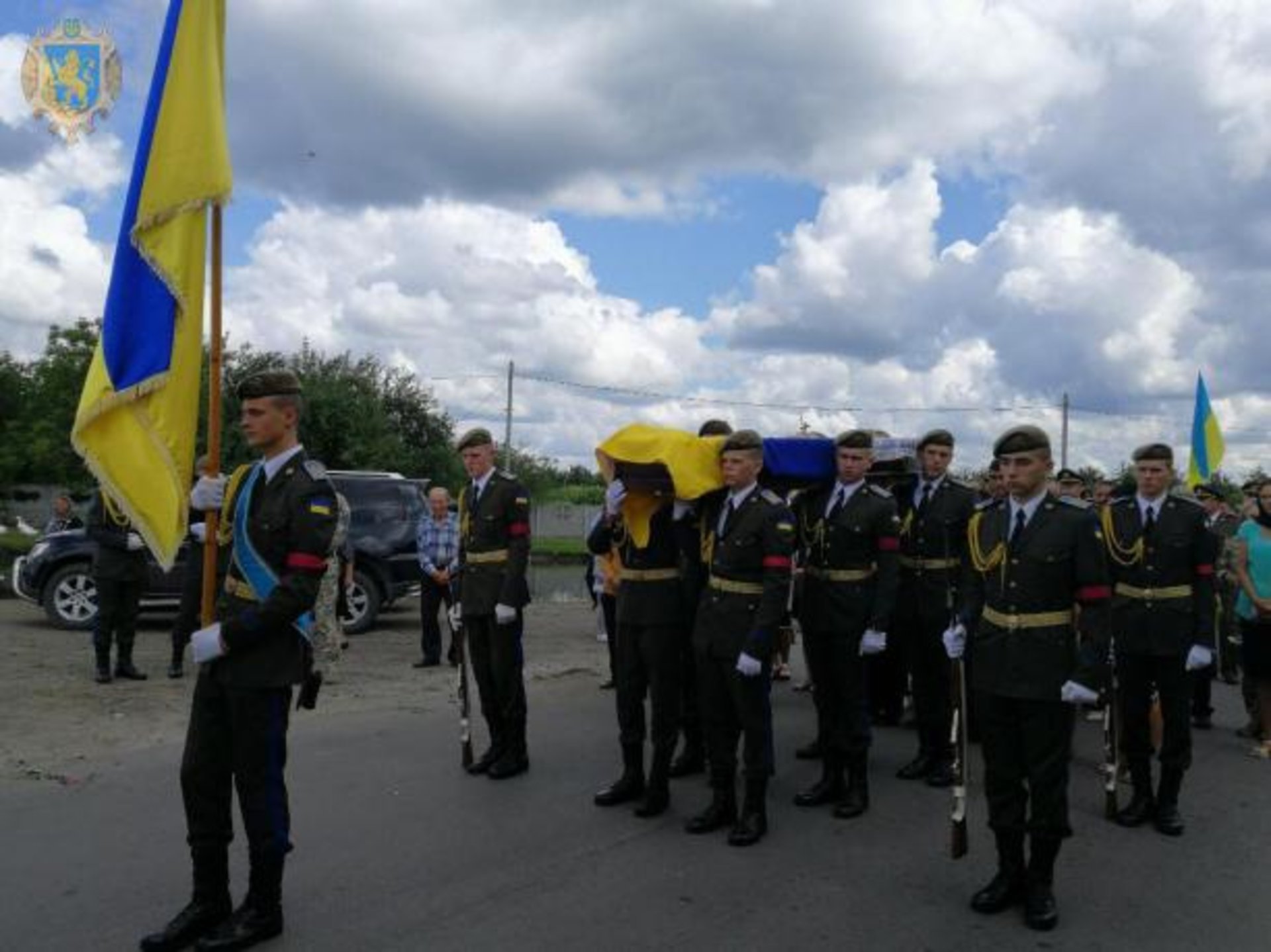 Львівщина попрощалась із загиблим Героєм Володимиром Салітрою. Фото: прес-служба ЛОДА.