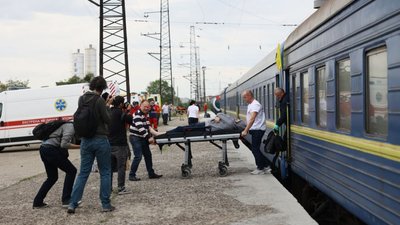 До львівських лікарень евакуювали поранених з Дніпра (ФОТО, ВІДЕО)