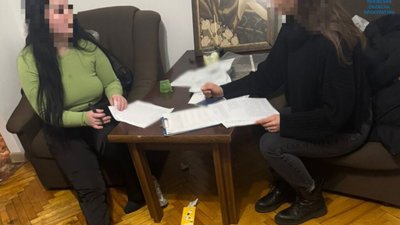 На Львівщині 28-річна ошукала волонтера