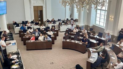 Садовий годину відповідатиме на запитання ручних депутатів