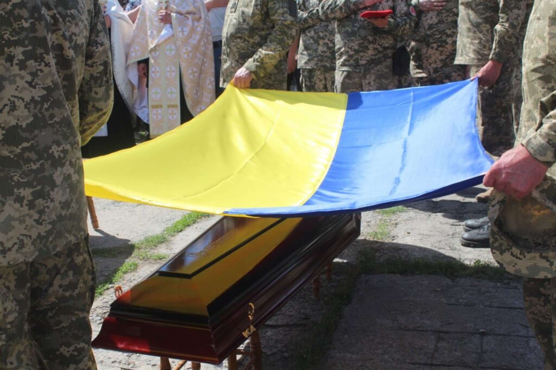 На Львівщині попрощалися з 24-річним загиблим на Донбасі бійцем, який звільняв від окупантів Бучу