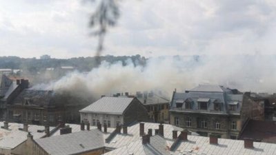 У Львові горіла мансардна квартира (ВІДЕО)