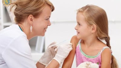 У школах Львівщини триває кампанія із вакцинації дітей проти кору