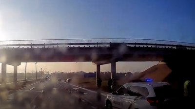 Біля Львова автомобіль скоїв наїзд на людину (ВІДЕО)