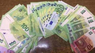 На Львівщину не дозволили ввезти майже 18 тисяч євро