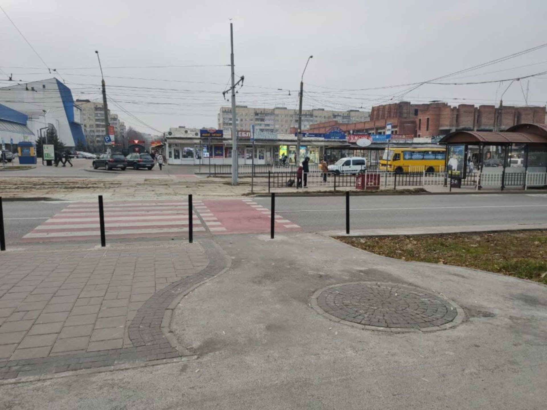 У Львові на вулиці Княгині Ольги завершили будівництво велодоріжки, фото ЛАВ