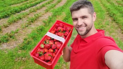 Синютка закликав замовити полуницю у фермера-атовця