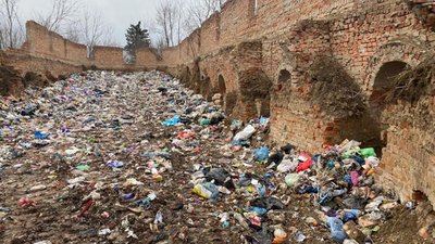 Львівське сміття продовжує мандрувати Україною (ФОТО)