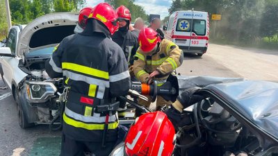 Біля Львова не розминулись три автомобілі