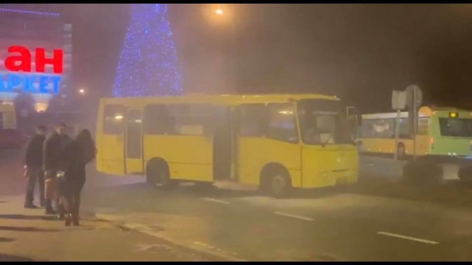 У Львові задимілась маршрутка. Фото Варта-1