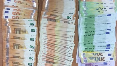 У Краківці вилучили незадекларовані дев’ять тисяч євро (ФОТО)