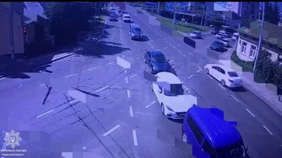 У Львові на перехресті не розминулись автомобілі (ВІДЕО)