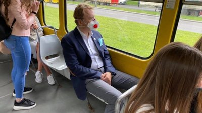 Садовий виділив майже 6 мільйонів гривень на таксі для чиновників