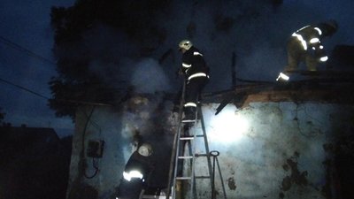 У Золочеві згорів житловий будинок (ФОТО)