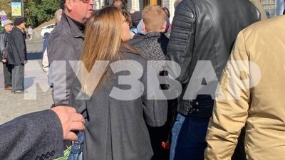 Зрадники Данилець та Мойсеєнко прийшли на похорон Матвієнко у Києві (ФОТО)