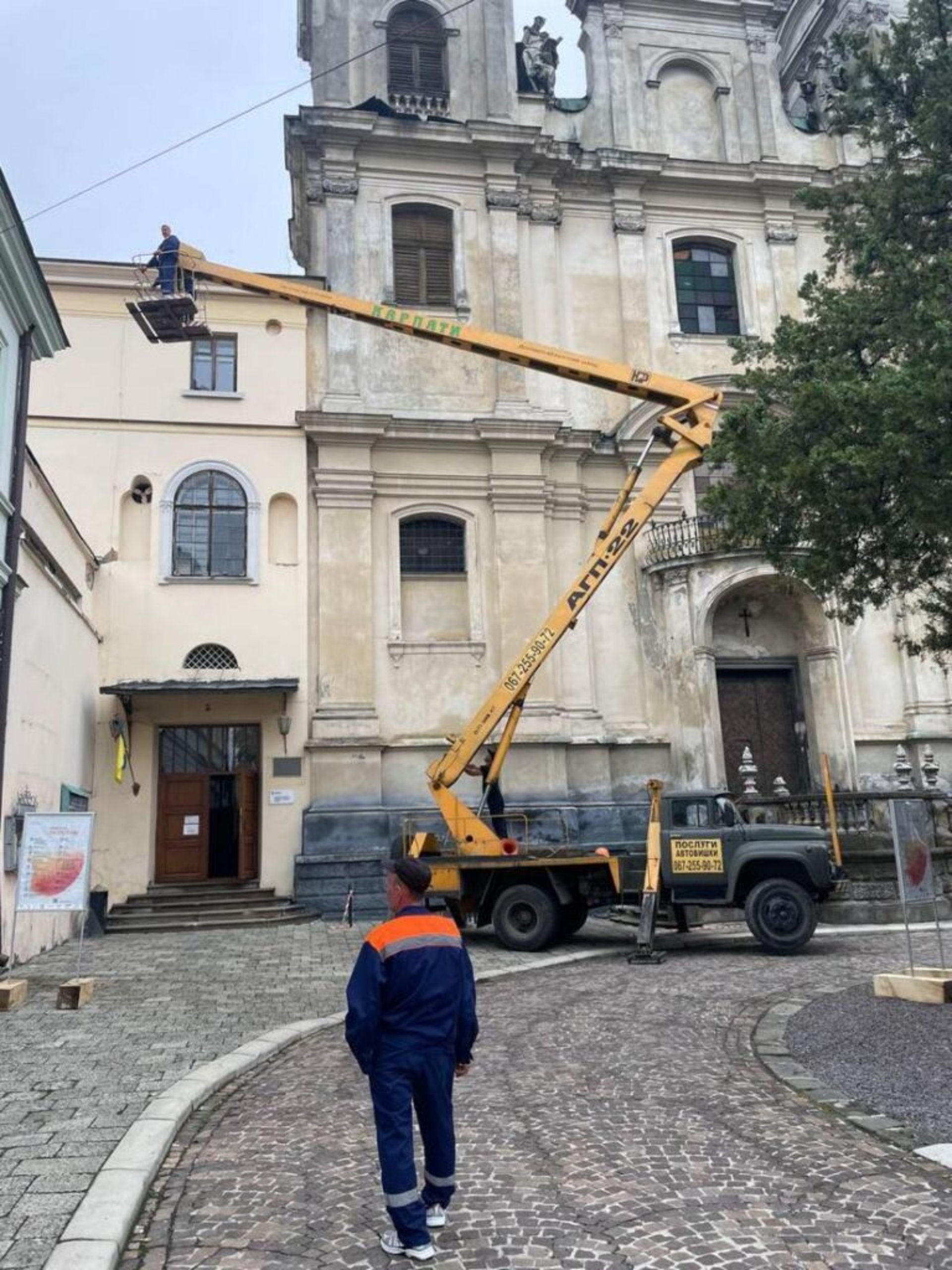 У Львові ліквідовують наслідки негоди, фото ЛМР
