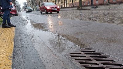 У Львові на вулиці Степана Бандери не зробили стоки води (ФОТО)
