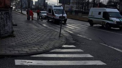 У Львові автомобіль в’їхав у карету швидкої допомоги (ФОТО)