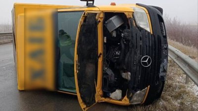 На Львівщині перекинулась вантажівка